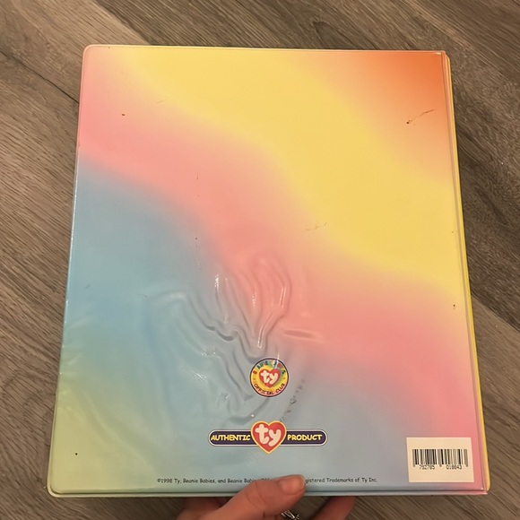 TY Beanie baby official binder and Ty collector cards - Picture 3 of 3
